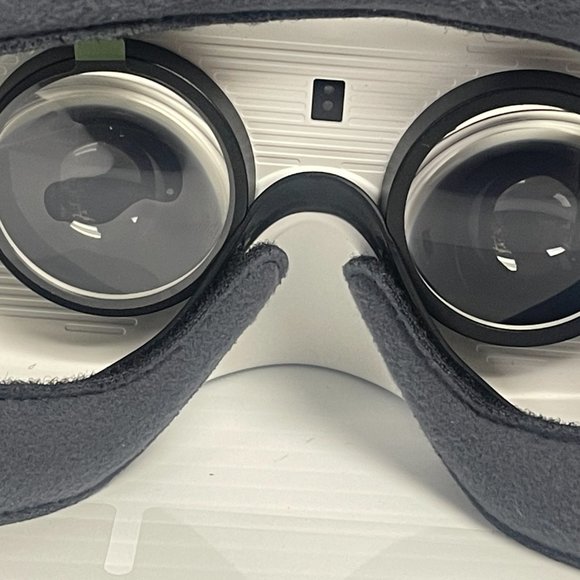 Samsung Gear VR Headset Oculus SM-R322 for Note5 S6 & S6 Edge S7 & Edge - W870 - Picture 6 of 8